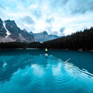 paddleboarding-moraine-lake-canmore-travel-alberta